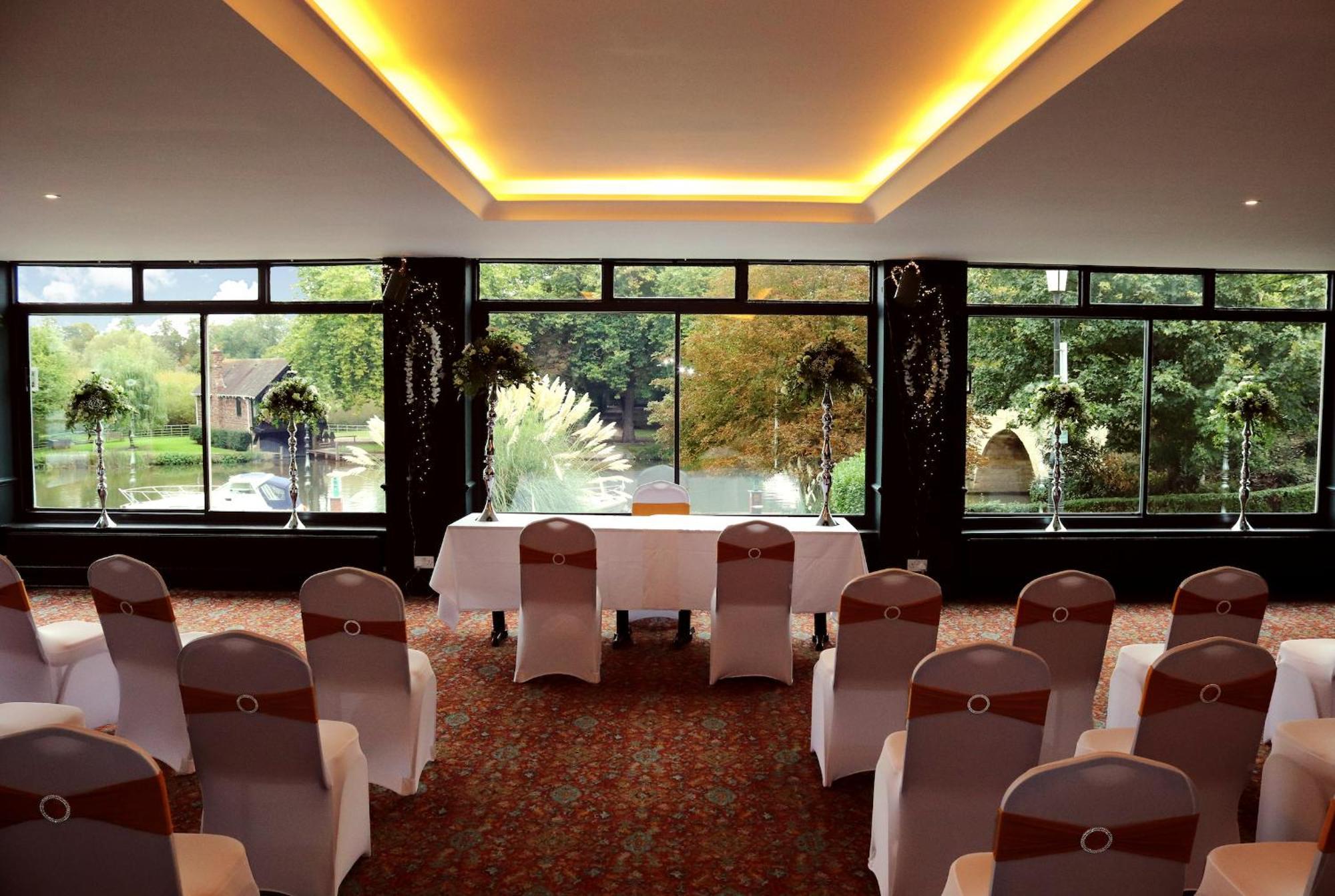 וולינגפורד Shillingford Bridge Hotel מראה חיצוני תמונה