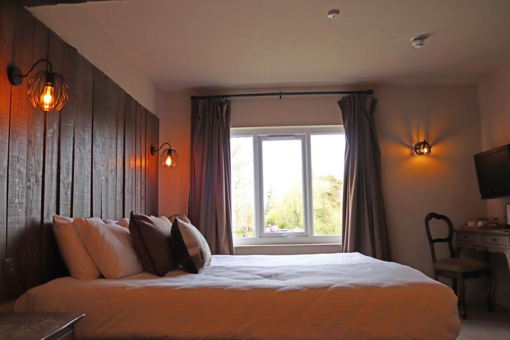 וולינגפורד Shillingford Bridge Hotel מראה חיצוני תמונה